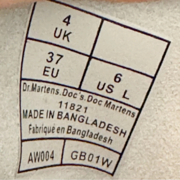 Doc Martens White Leather 11821 Boot 8 Eye AirWair Bouncing Soles Women’s Size 6 - Picture 4 of 15